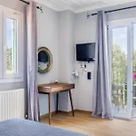 Apartment Aretousa *
