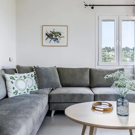 Aretousa سكوبيلوس تاون