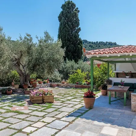 Aretousa سكوبيلوس تاون