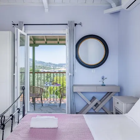 Apartament Aretousa *